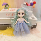 D O L LWI T H M U S I C AN D F E E D I N GBO T T E L